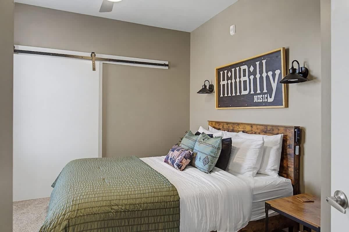 2br In Walkable Area & 5 Mins To Broadway *