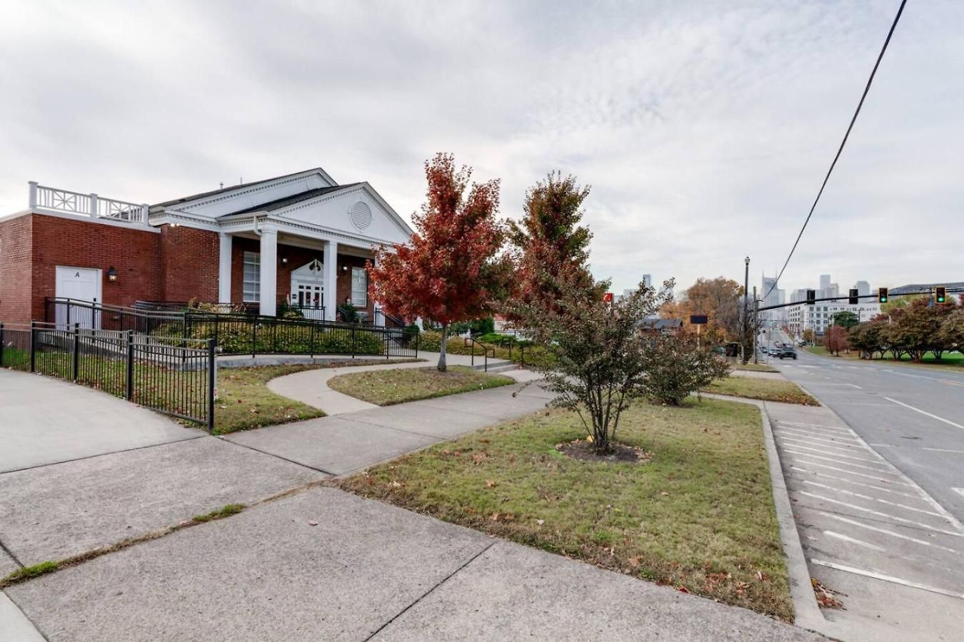 Apartment Modern Comfort Meets Historic Church Nashville