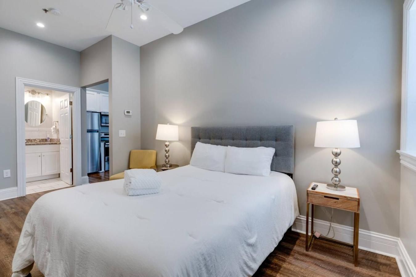 Bright And Cozy Church Conversion1br Nashville