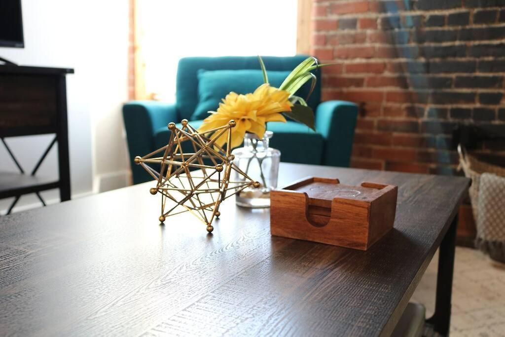 The 1865 Experience With Speakeasy, Pool & Parking Apartment Nashville