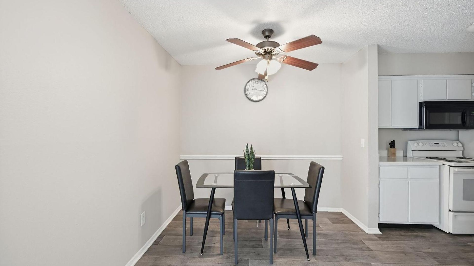 Comfortable Retreat With In-unit Washerdryer *