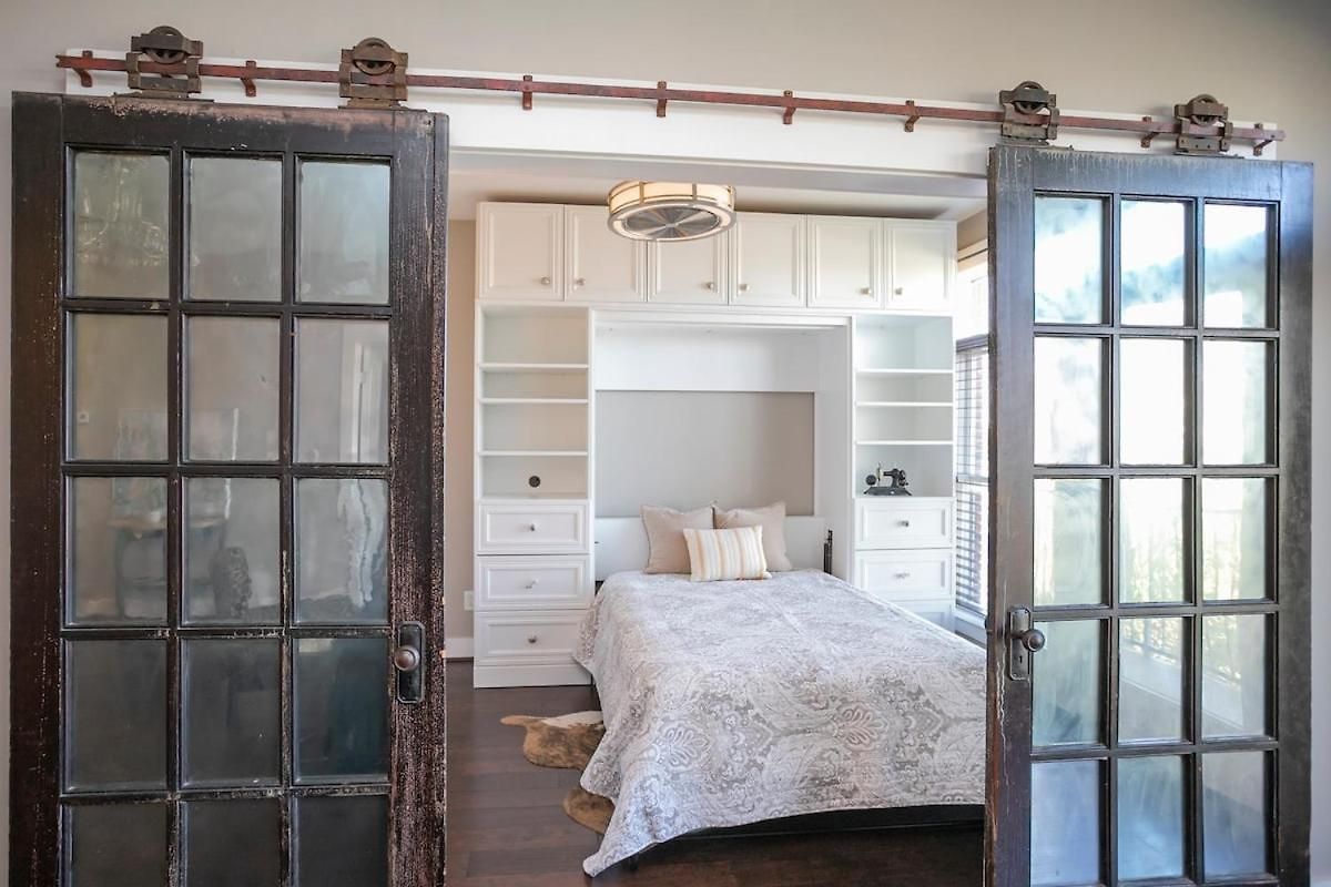 Beautiful In The Heart Of Downtown Walk To Broadway Apartment
