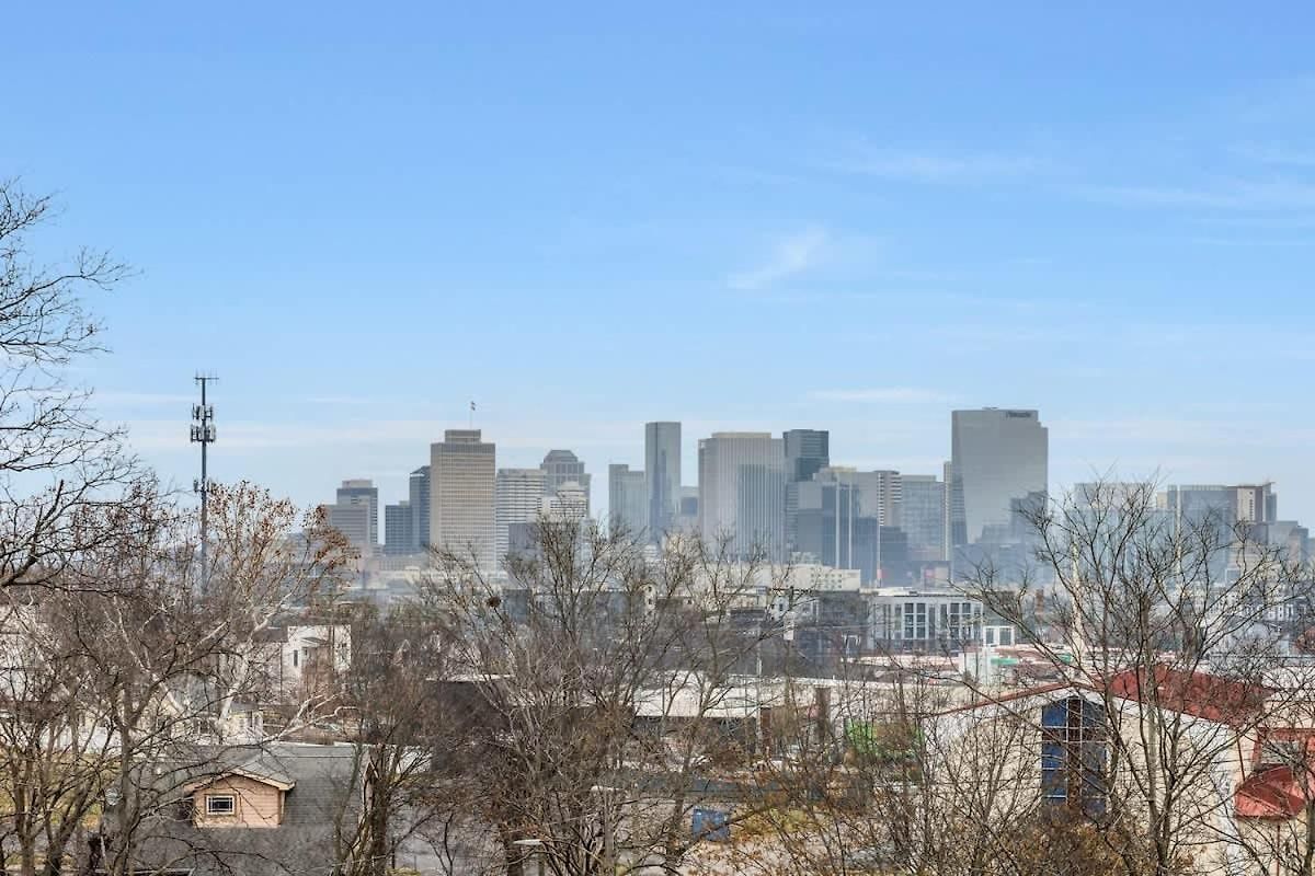 Apartment Huge Private Patio With Games & Skyline Views
