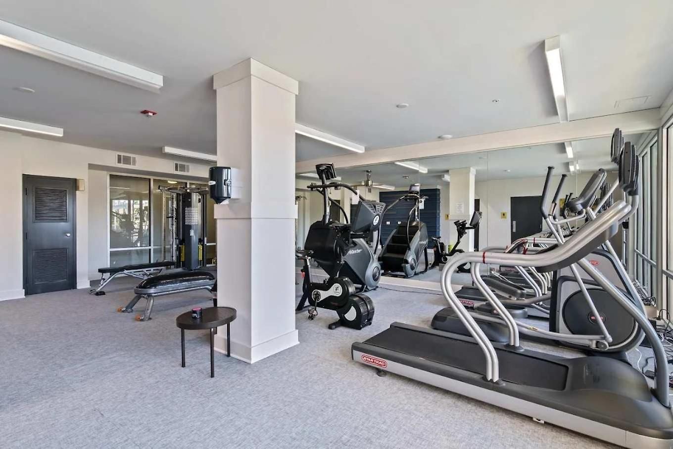 Boulevard Midtown 1br Pool Gym Parking 03