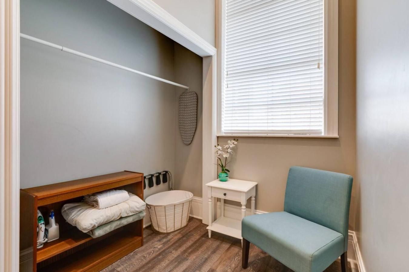 Apartment Updated 1br In East Nash-historic Church Building
