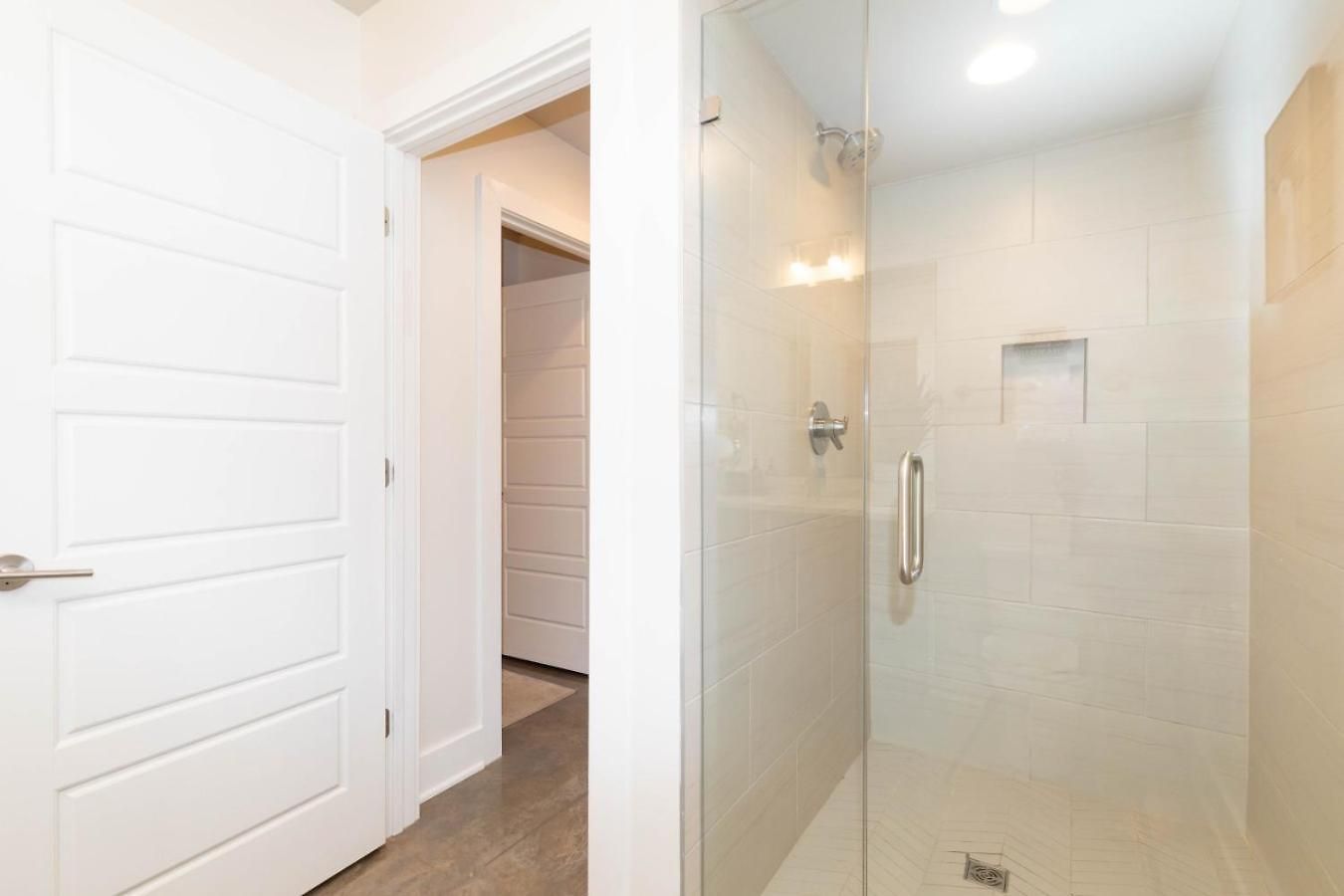 Apartment New Hidden Gem, Luxury Kitchen, 5 Min To Broadway *