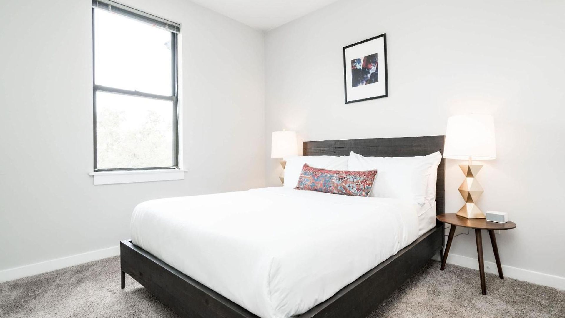 Two Cozysuites Music Row Chic In *