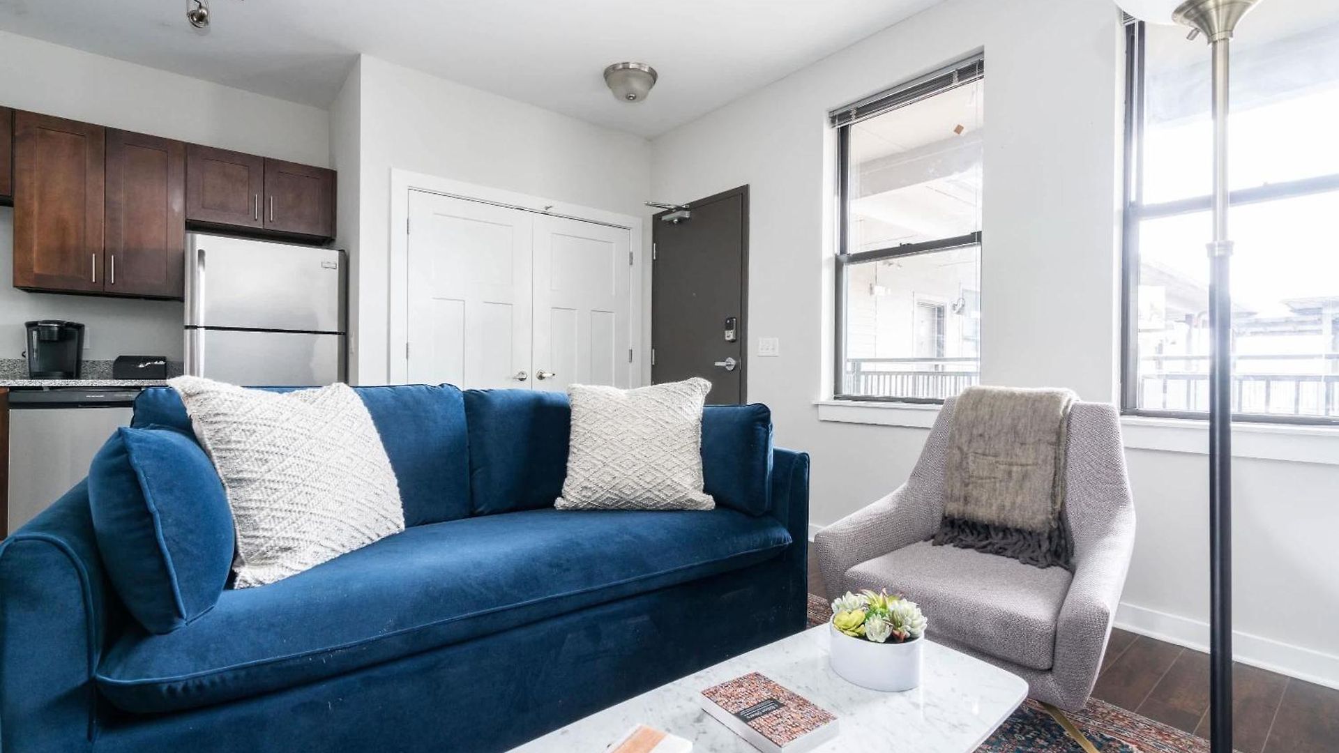 Two Cozysuites Music Row Chic In Apartment Nashville