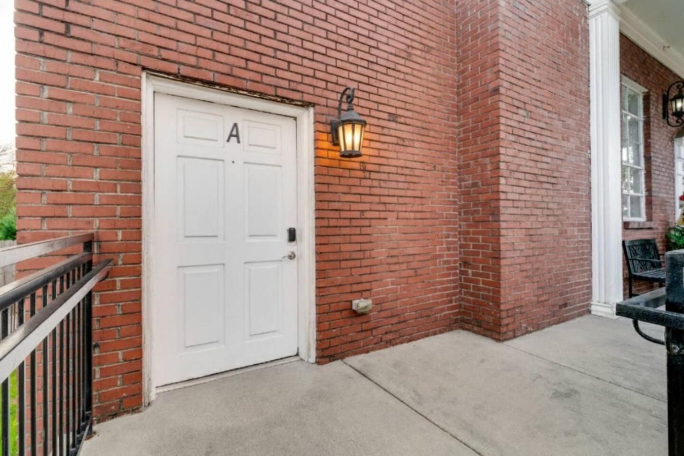 Apartment Updated 1br In East Nash-historic Church Building