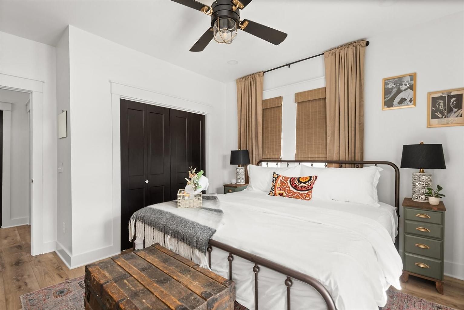 Holiday home In Walkable Area 25 Miles To Downtown Family & Dog Friendly