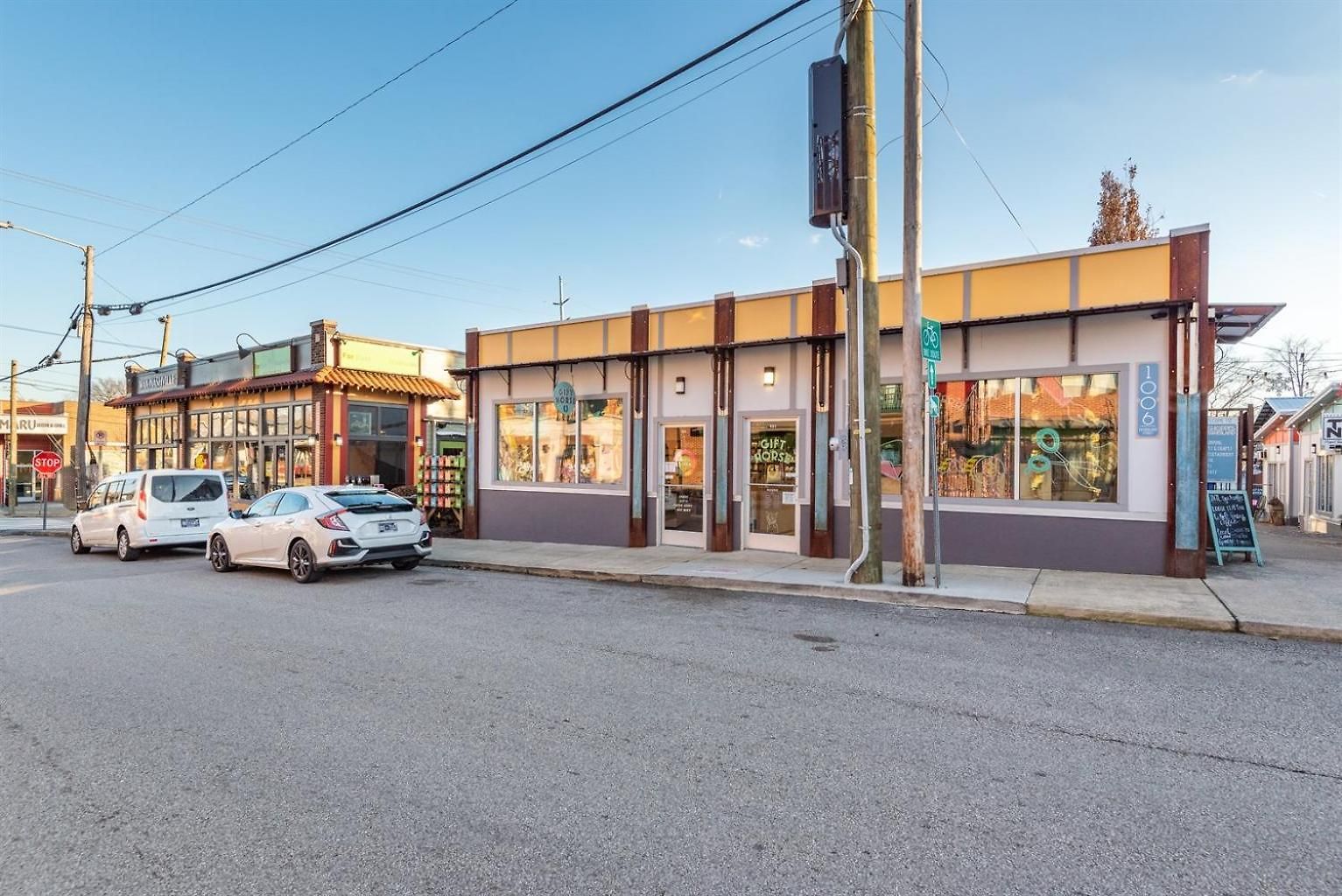 In Walkable Area 25 Miles To Downtown Family & Dog Friendly * Nashville