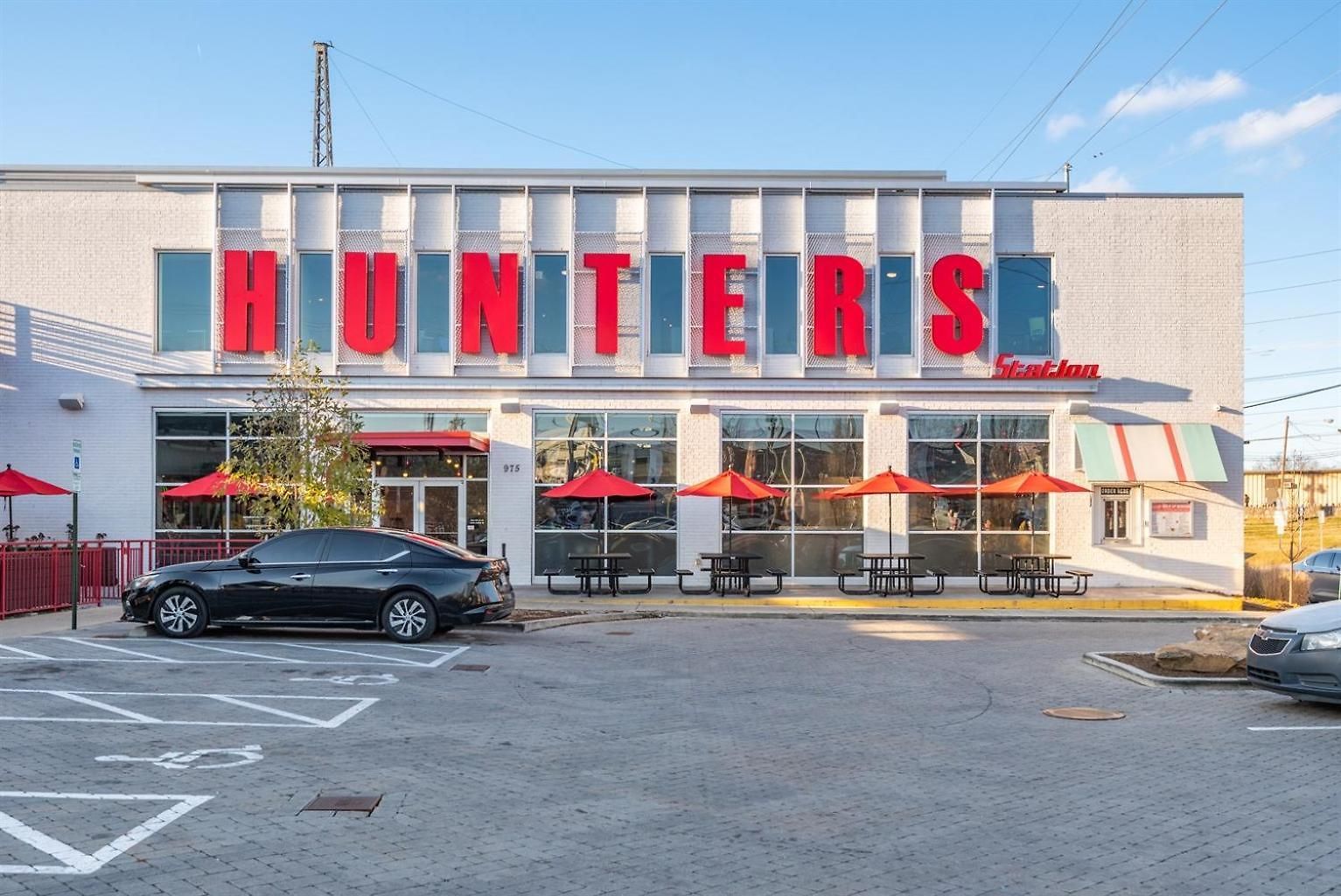 In Walkable Area 25 Miles To Downtown Family & Dog Friendly