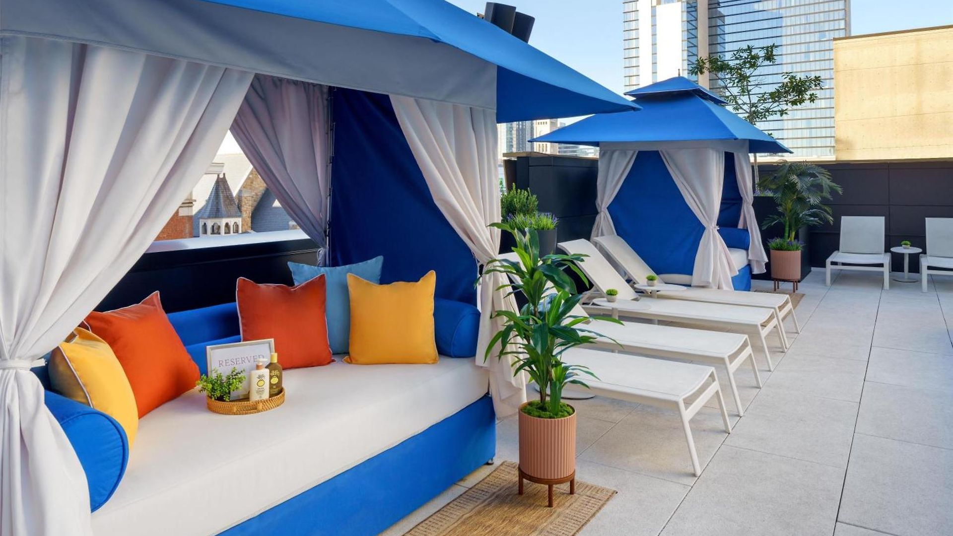 Tempo By Hilton Downtown 3*