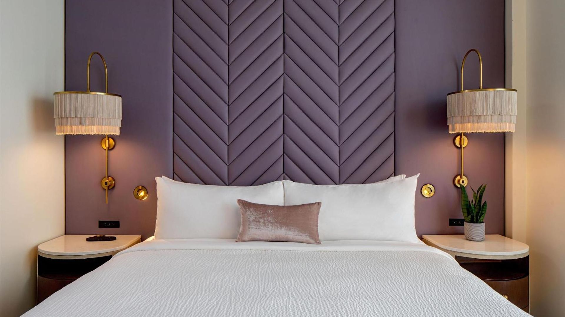 Hotel Tempo By Hilton Downtown Nashville