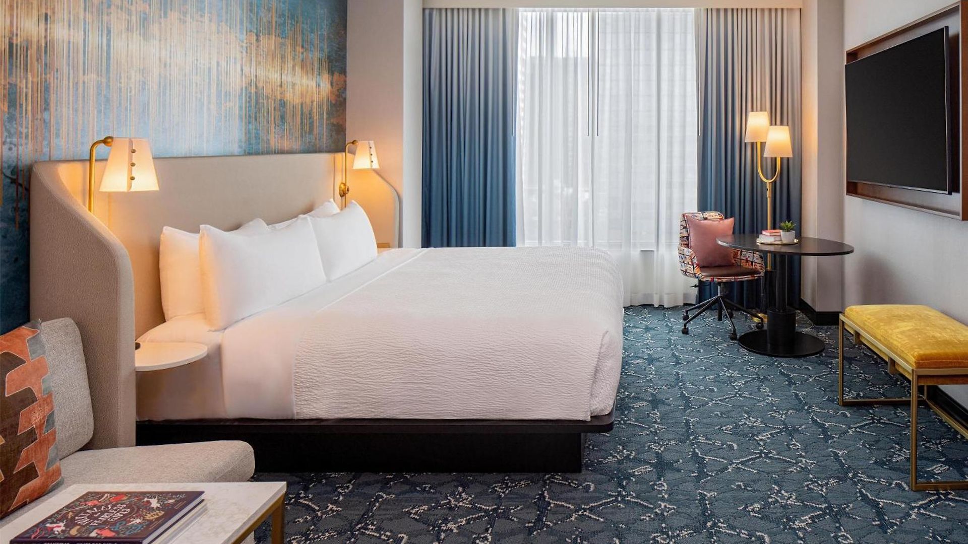 Tempo By Hilton Downtown 3*