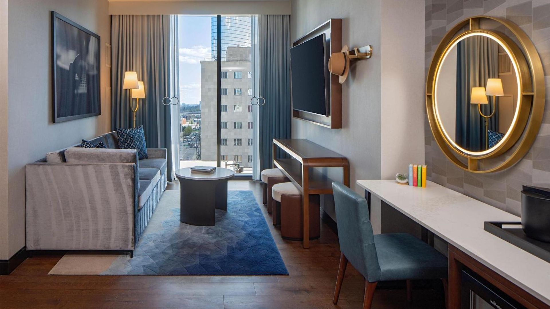 Tempo By Hilton Downtown 3*
