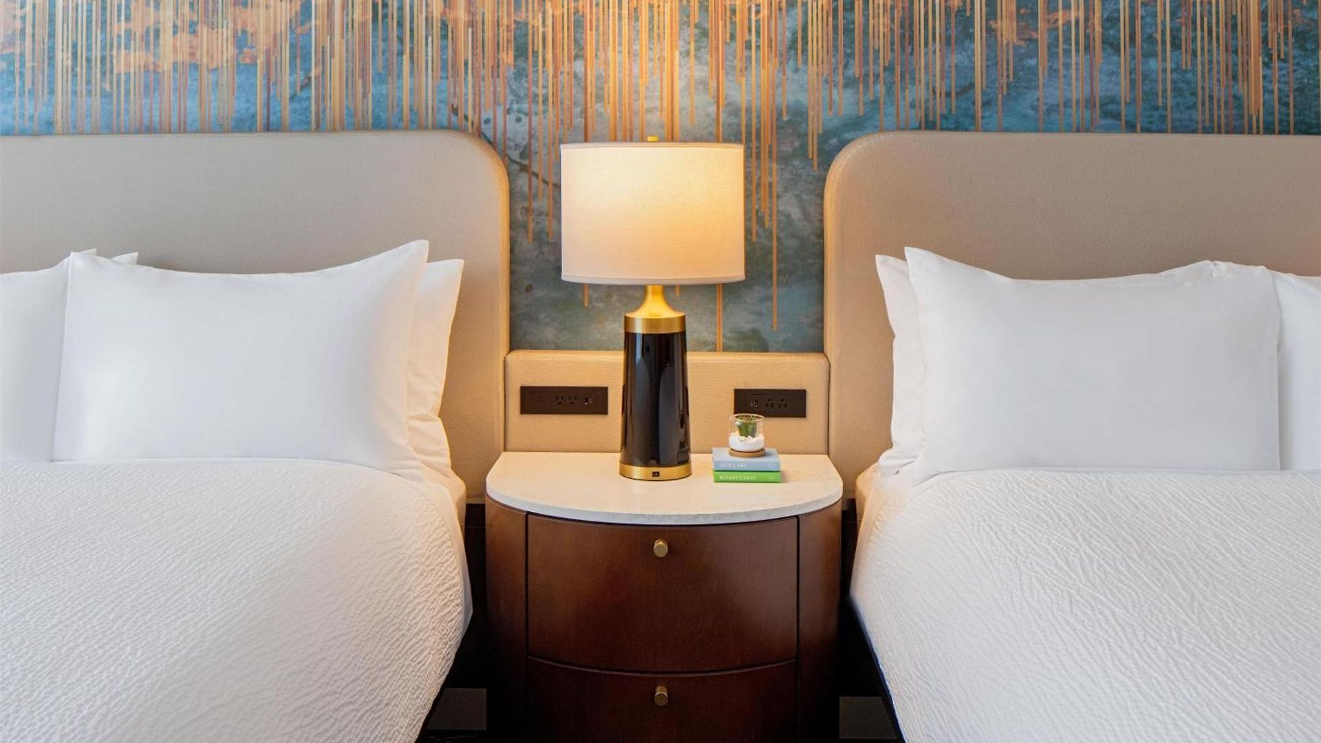 Hotel Tempo By Hilton Downtown Nashville