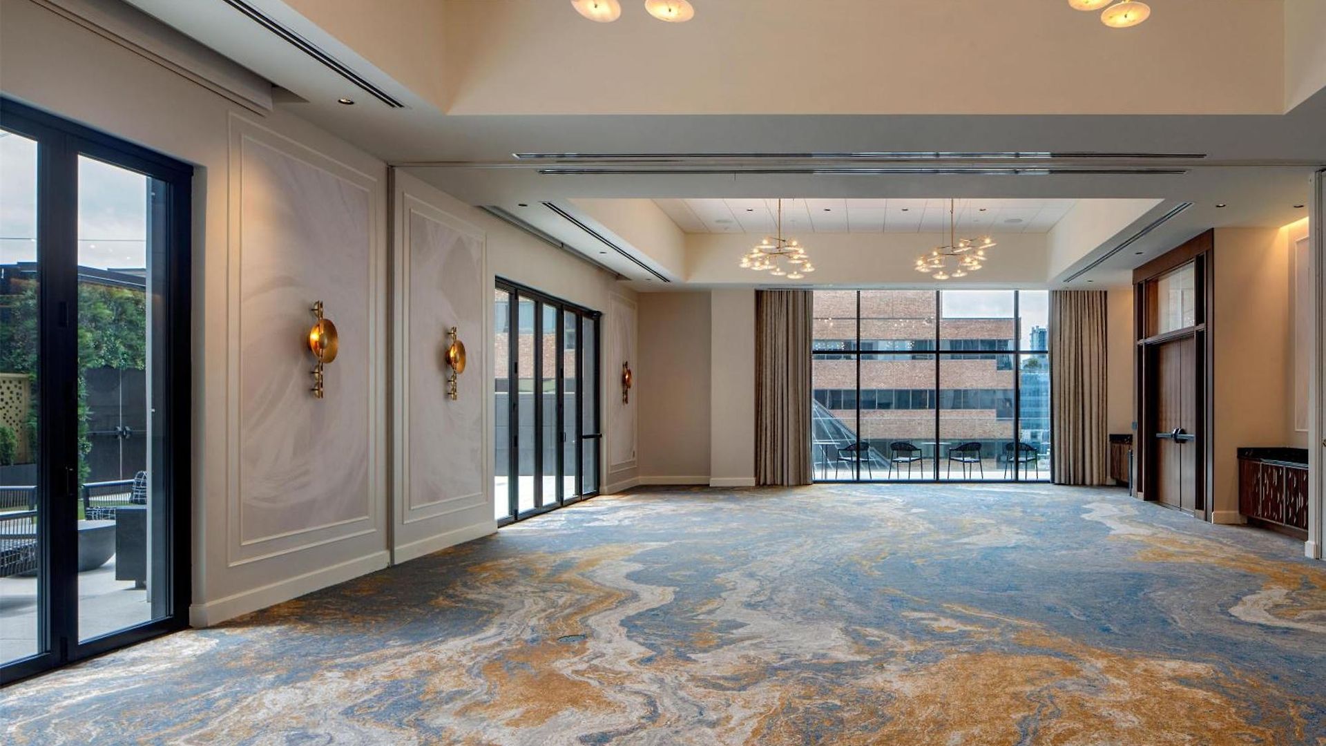 Tempo By Hilton Downtown Hotel 3*