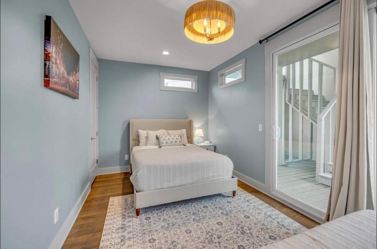 Rooftop, Large Backyard, Fire Pit, Near Downtown *