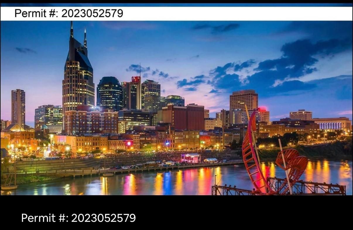 Holiday home Rooftop, Large Backyard, Fire Pit, Near Downtown *