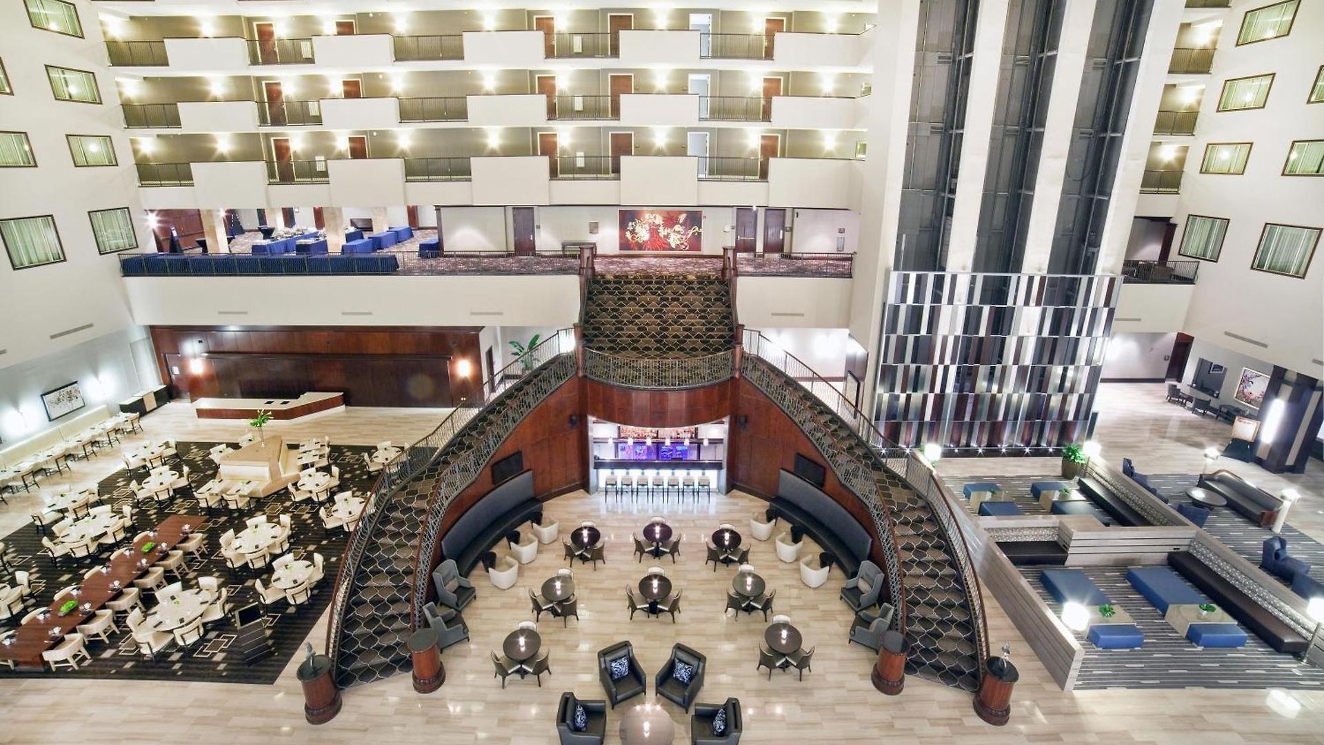 Hilton Downtown Hotel 4*