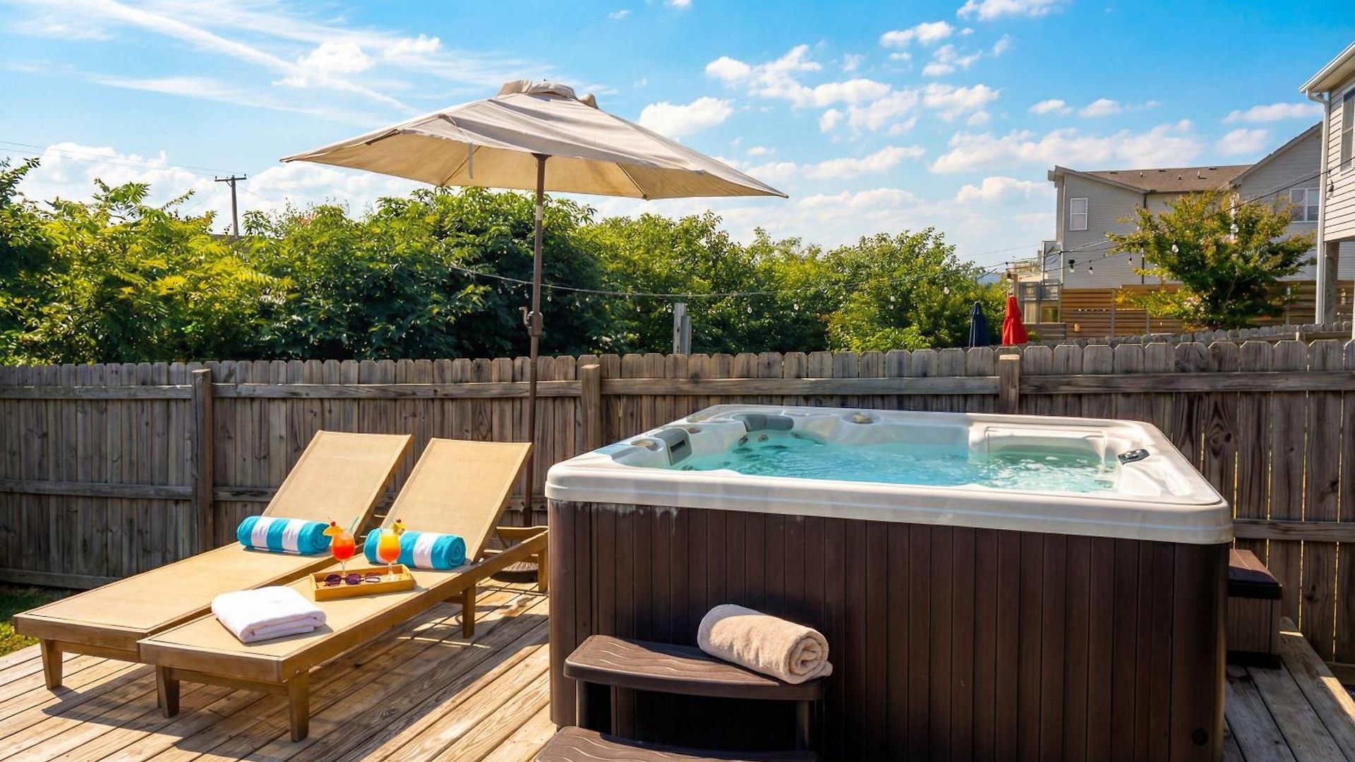 Luxe Pool Hot Tub & Game Downtown Holiday home Nashville