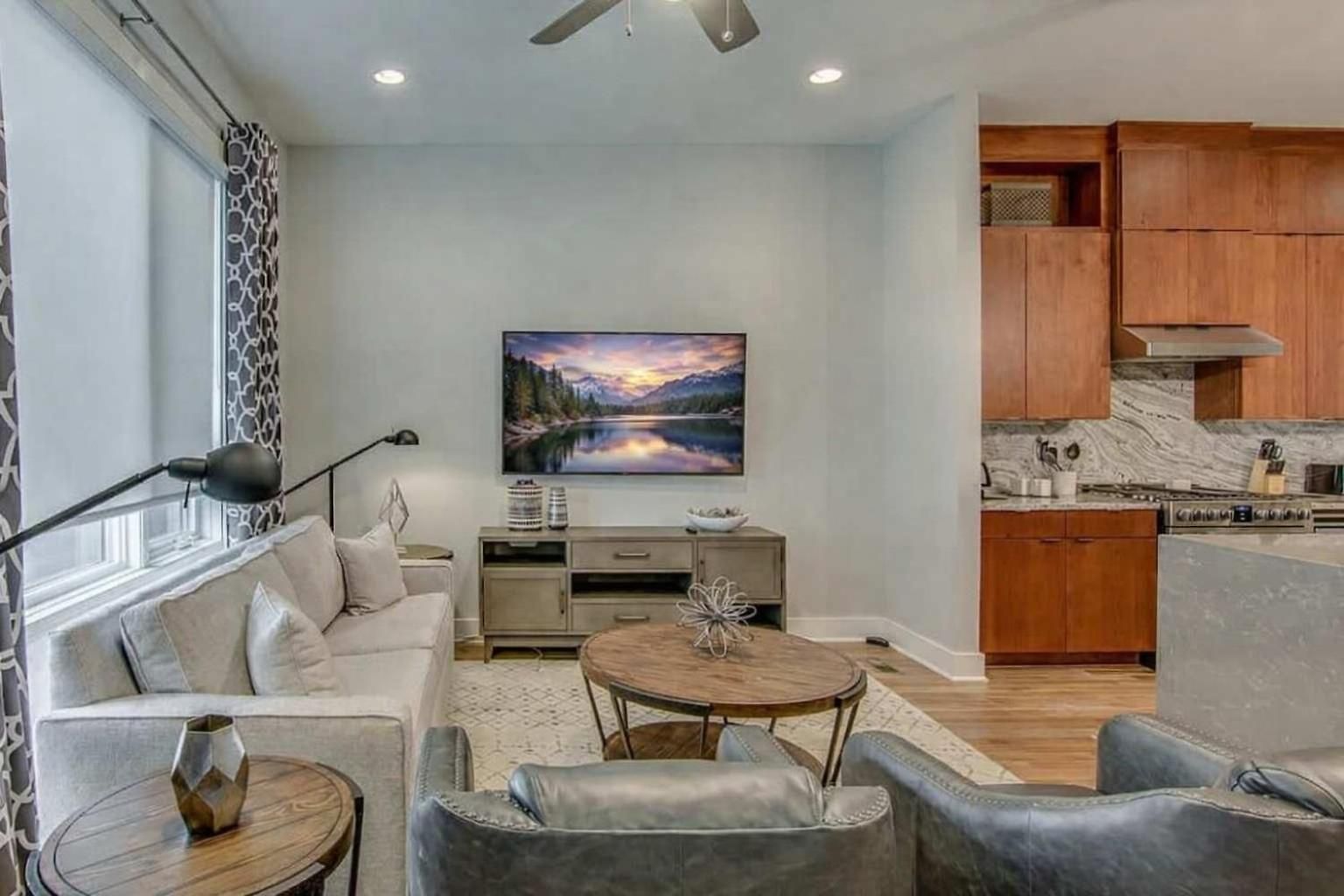 Two Homes - Accommodates 24 Guests Holiday home *