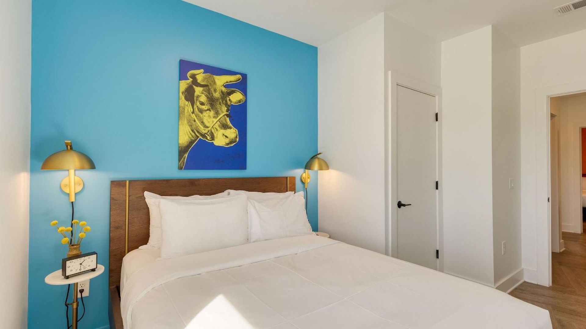 The Double Shot: Dual-suite Bachelor Retreat By Avantstay Holiday home
