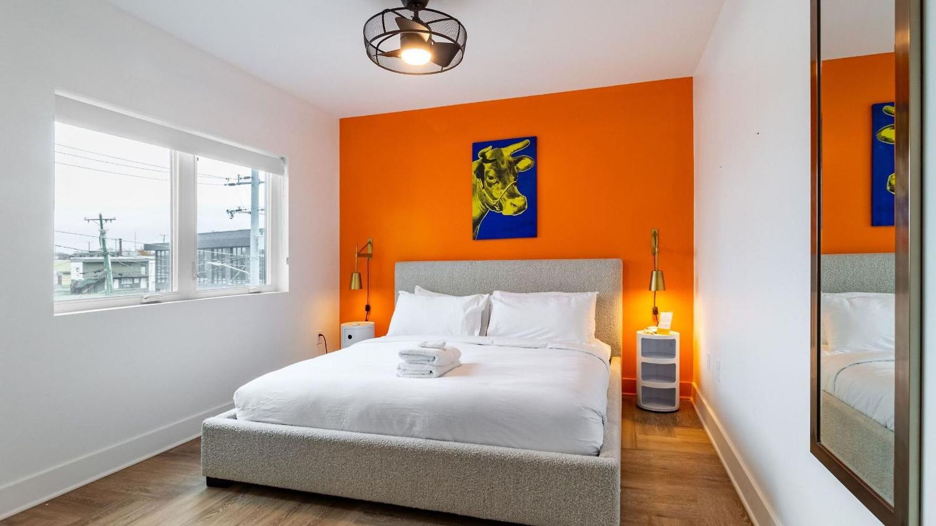The Double Shot: Dual-suite Bachelor Retreat By Avantstay Holiday home *