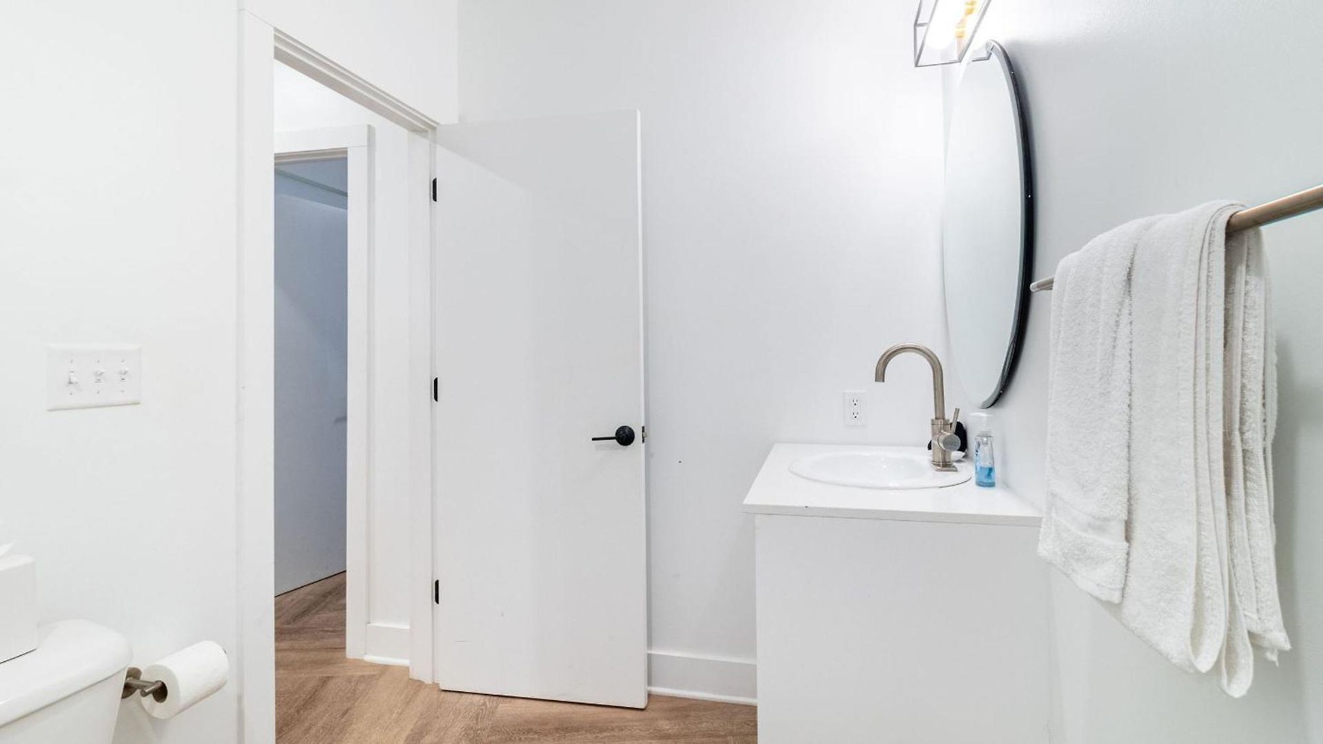 The Double Shot: Dual-suite Bachelor Retreat By Avantstay *