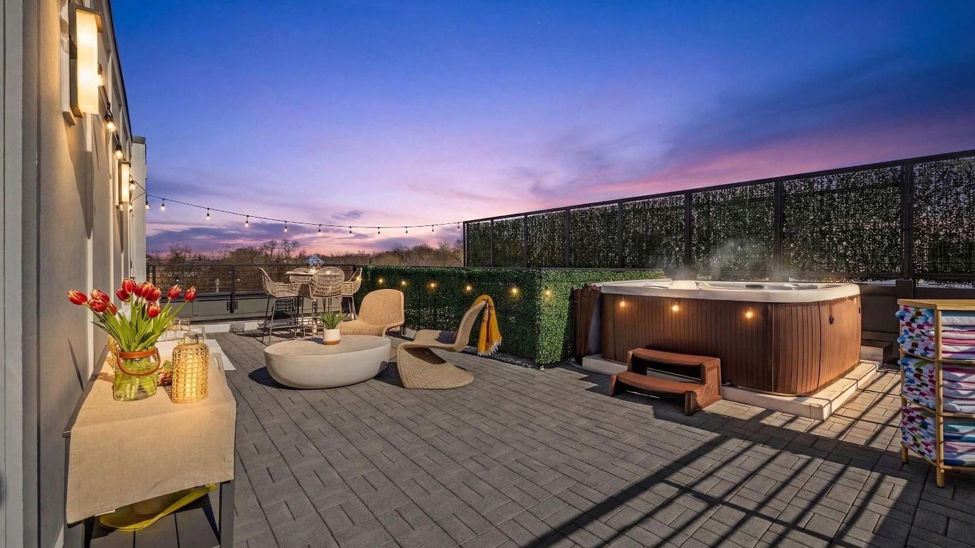 Skyline Views Hot Tub Fire Pit Grill & Parking Holiday home Nashville