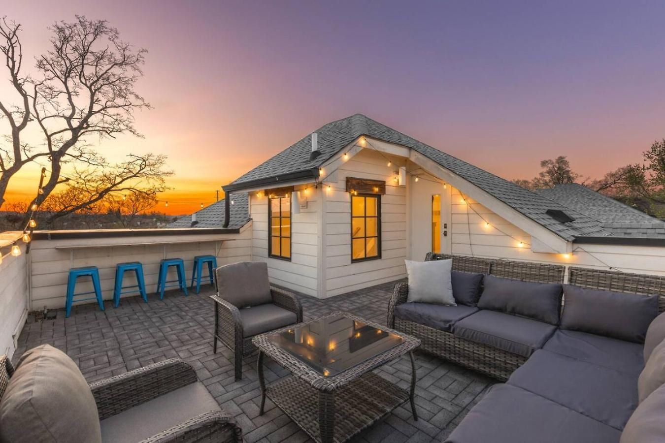Townhome With Rooftop Garage Pool Table By Belmont And Vanderbilt *