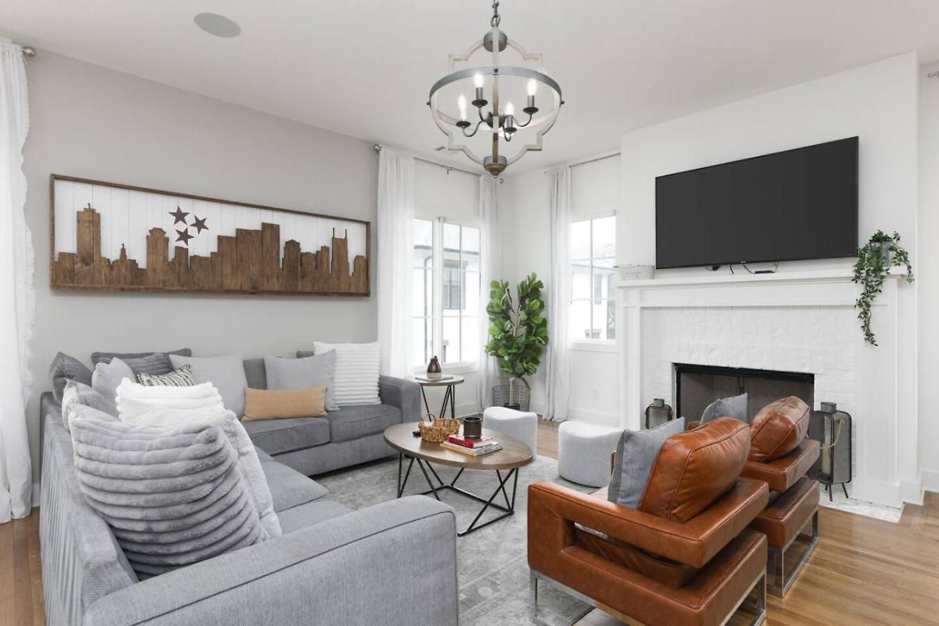 Holiday home Townhome With Rooftop Garage Pool Table By Belmont And Vanderbilt Nashville