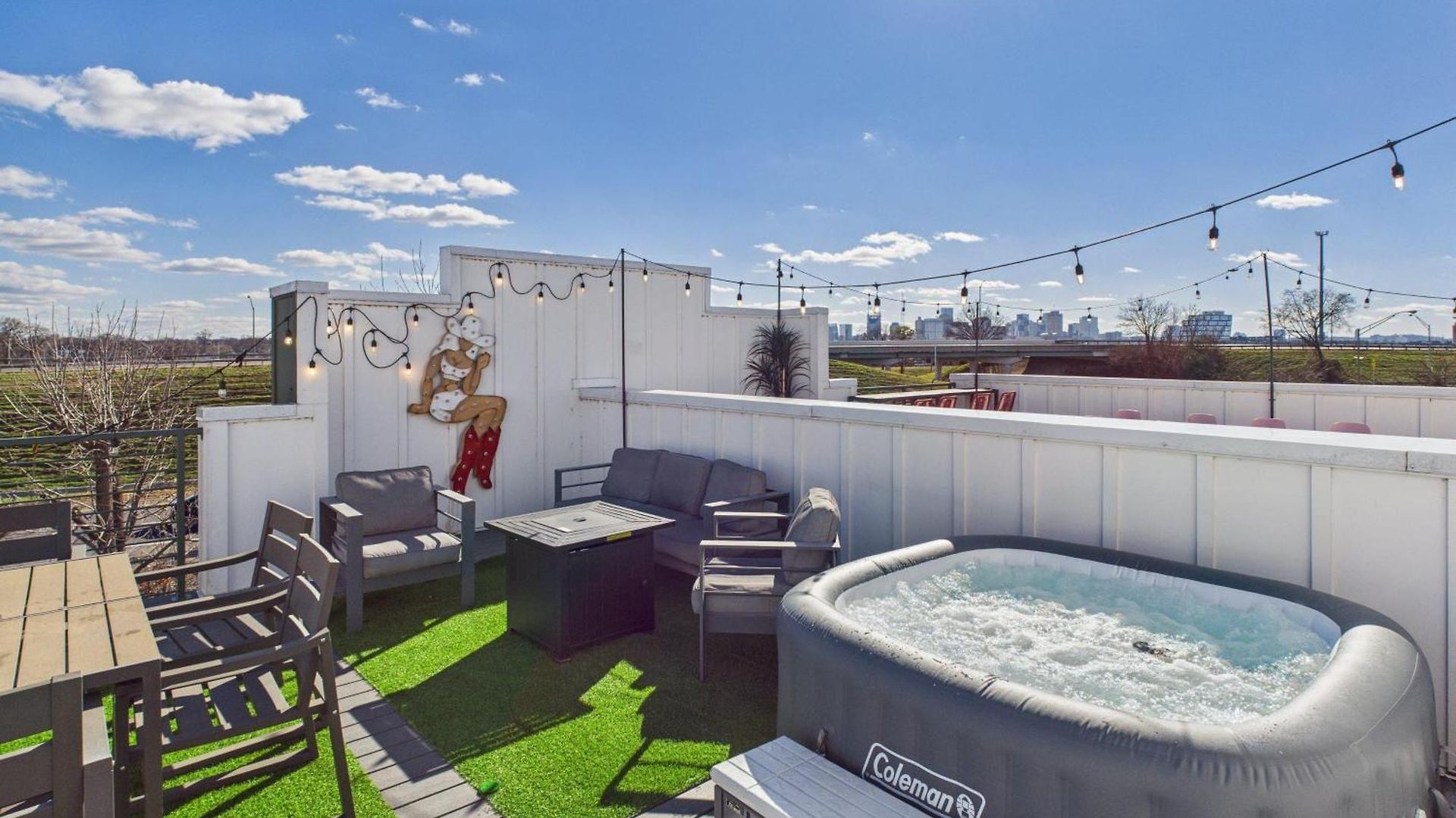 Outlaw-rooftop Patio & Game Room-mins To Broadway