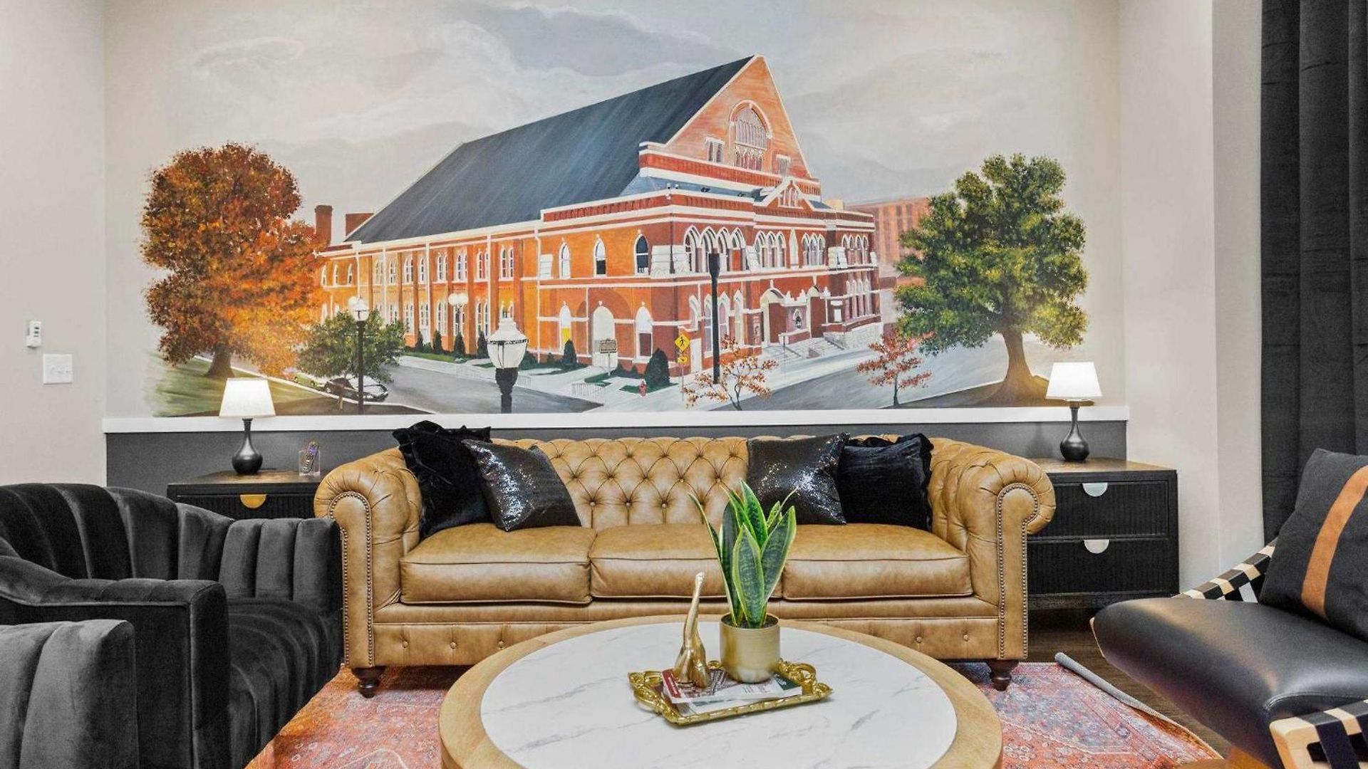 Luxury Gated Duo Sleeps 24 Karaoke & Rooftop Nashville