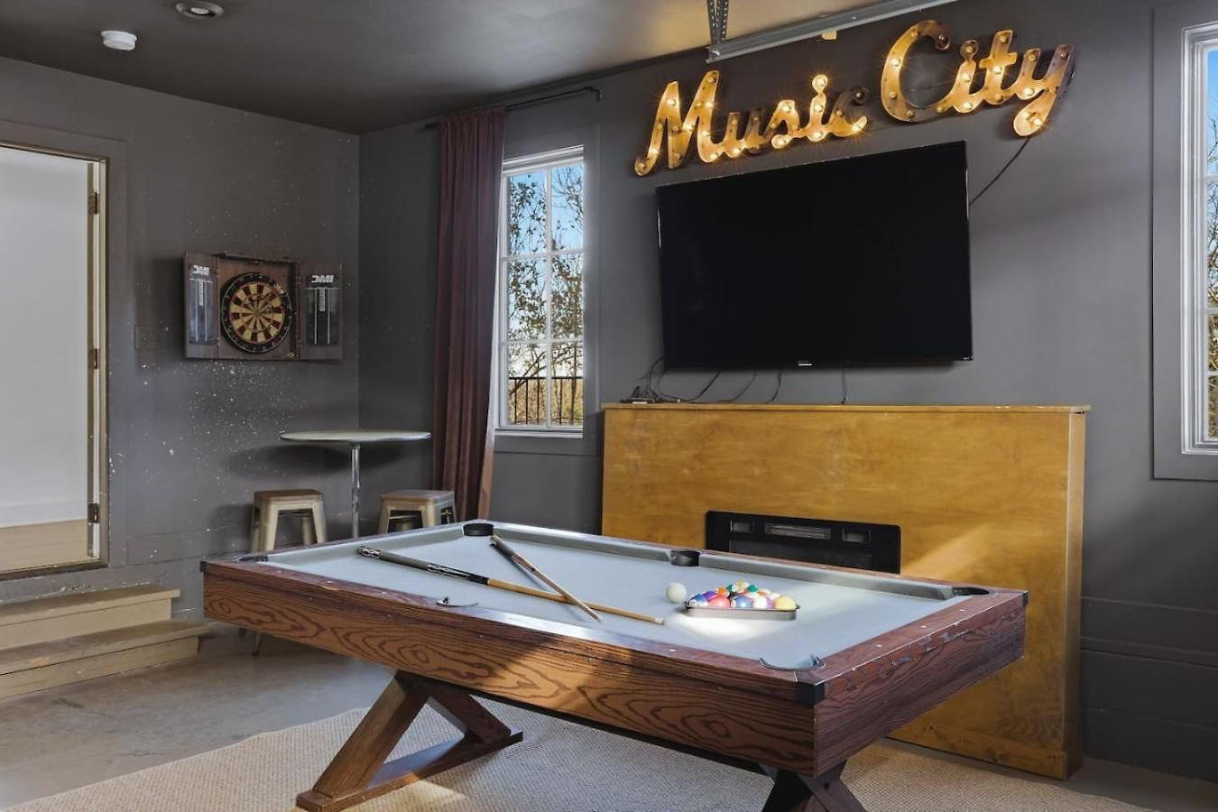 Townhome With Rooftop Garage Pool Table By Belmont And Vanderbilt Holiday home Nashville