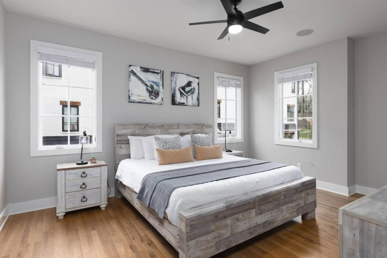 Holiday home Townhome With Rooftop Garage Pool Table By Belmont And Vanderbilt *