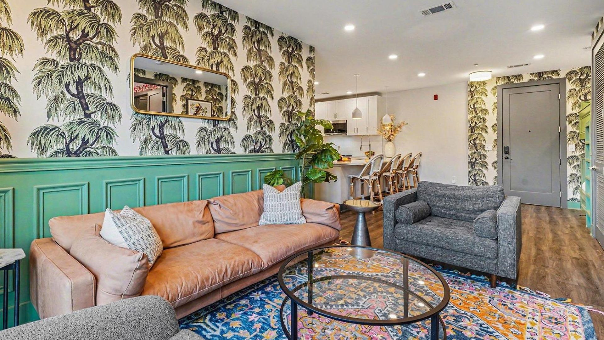 Petal & Palm-rooftop Patio & Gym-mins To Broadway Holiday home *