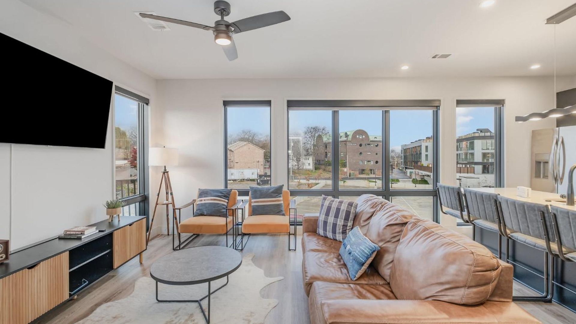 Modern West End For 6 Shared Pool & Gym *