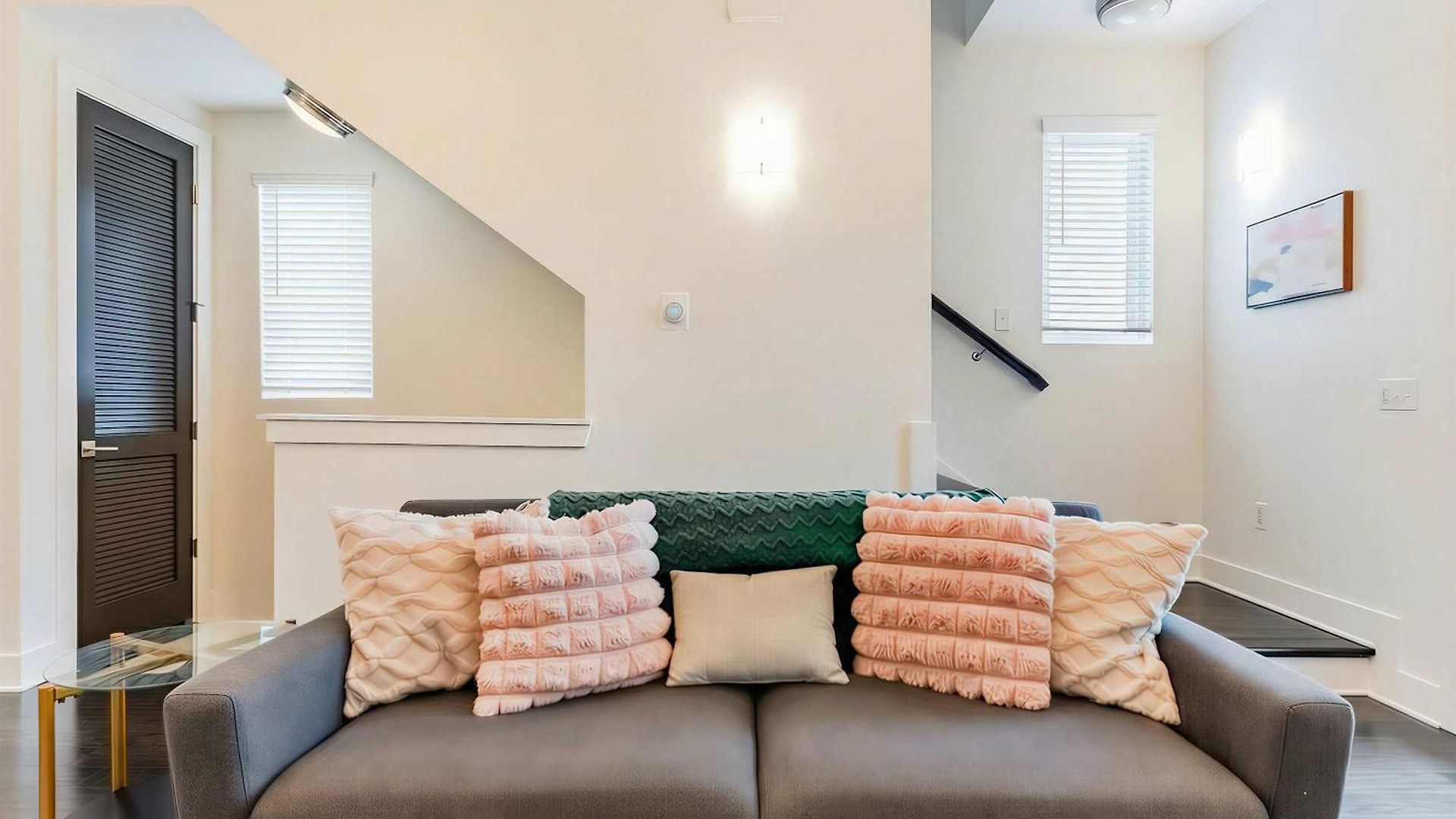 Rooftop Views & Patio Lounge Near Downtown Holiday home
