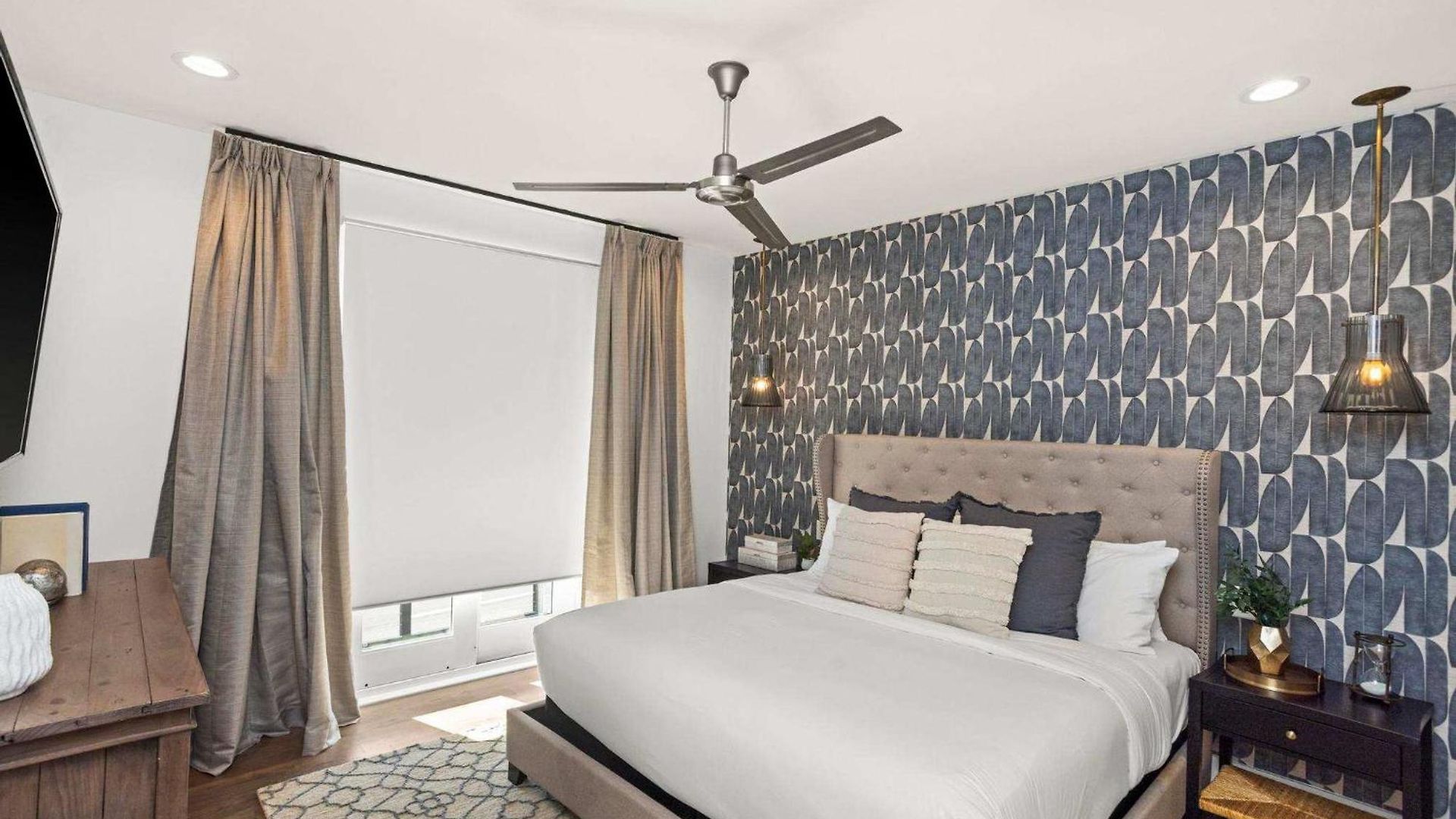 8th Ave South Gem Fabulous For Groups Of 12 Holiday home