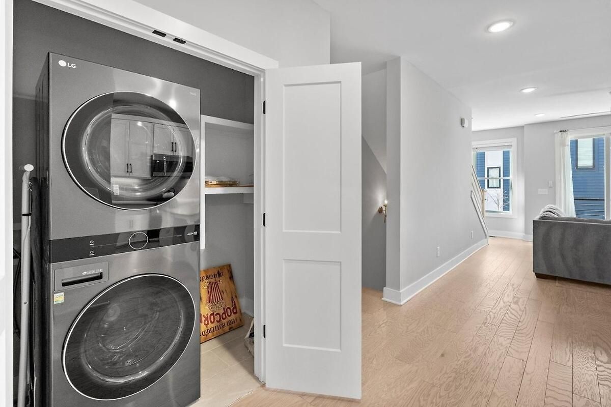 Lucky 7 - Hip East Nash Townhouse & Rooftop Deck *