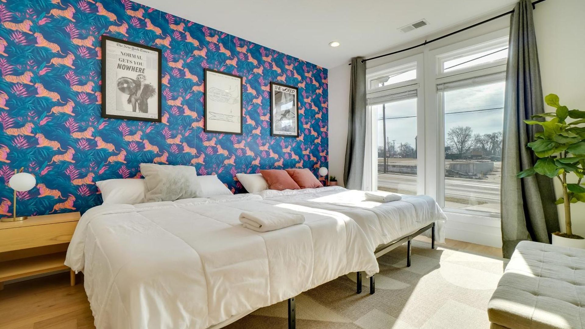 Pet-friendly Townhome W/ Rooftop Deck!