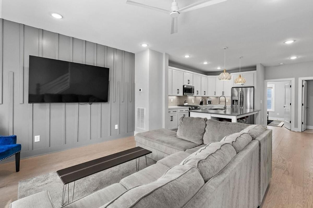 Lucky 7 - Hip East Nash Townhouse & Rooftop Deck Nashville