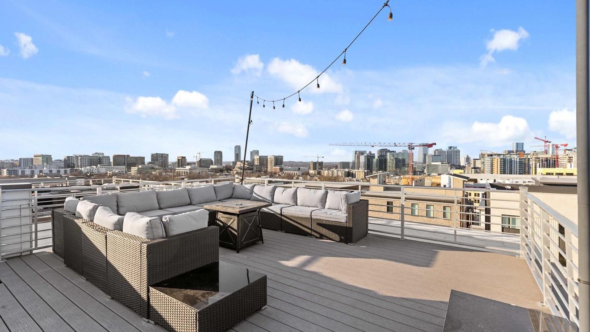 With Stunning Rooftop Views Holiday home Nashville