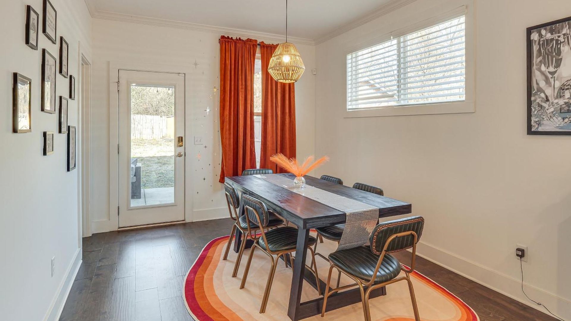 Retro Disco Haven Near Downtown Nash! Holiday home *