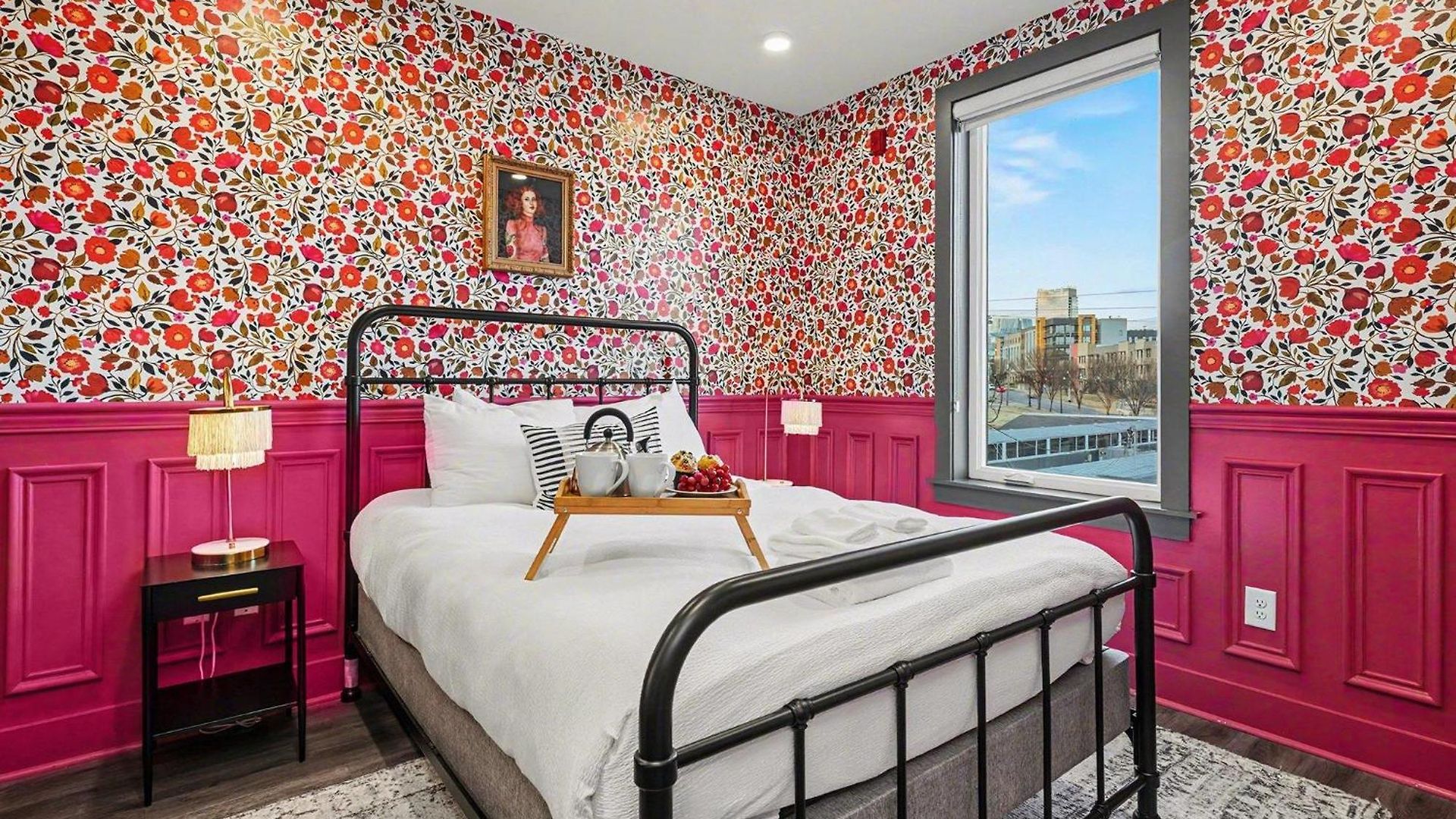 Holiday home Petal & Palm-rooftop Patio & Gym-mins To Broadway Nashville