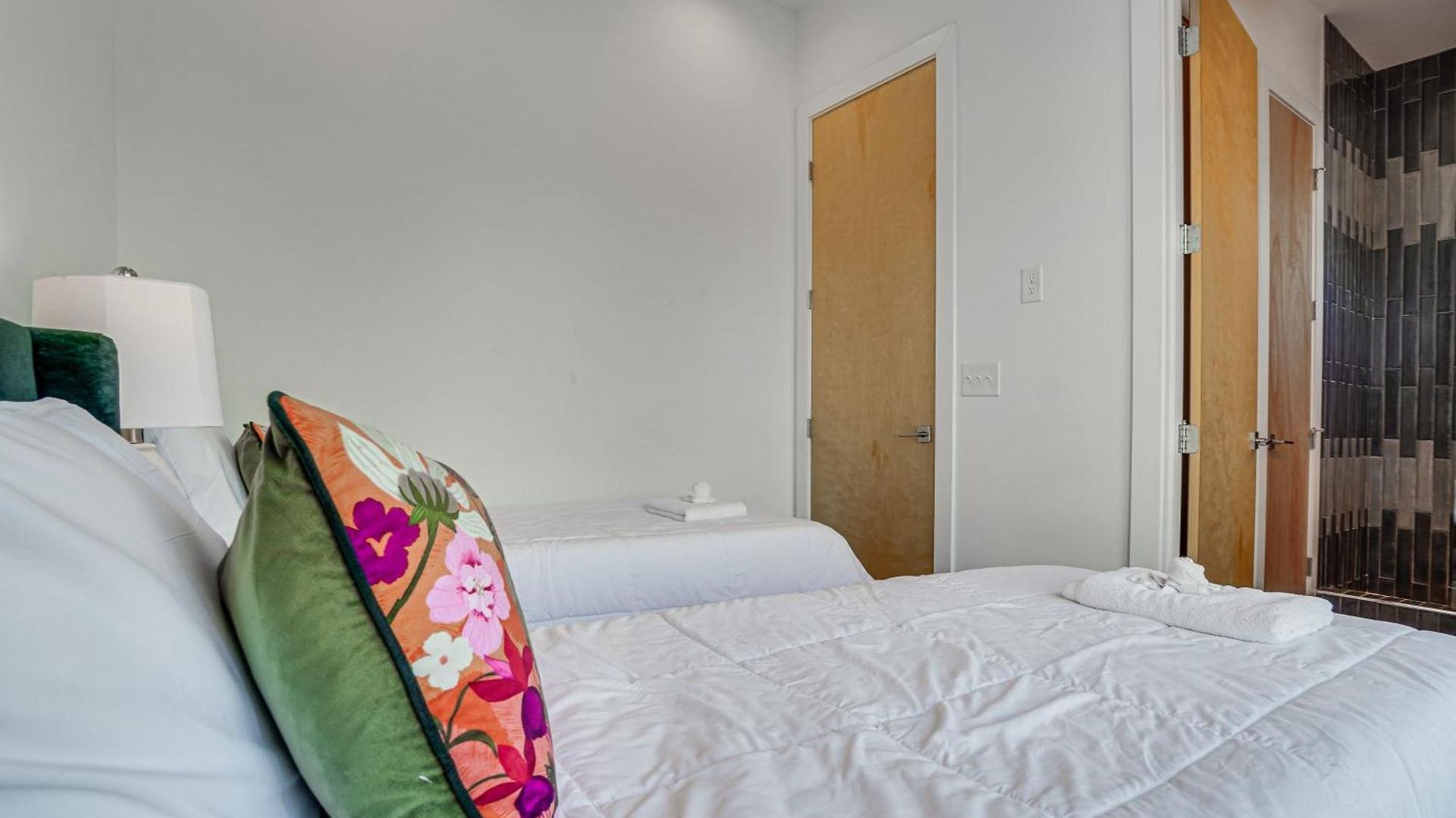 1 Mi To General: Upscale Townhome Nashville