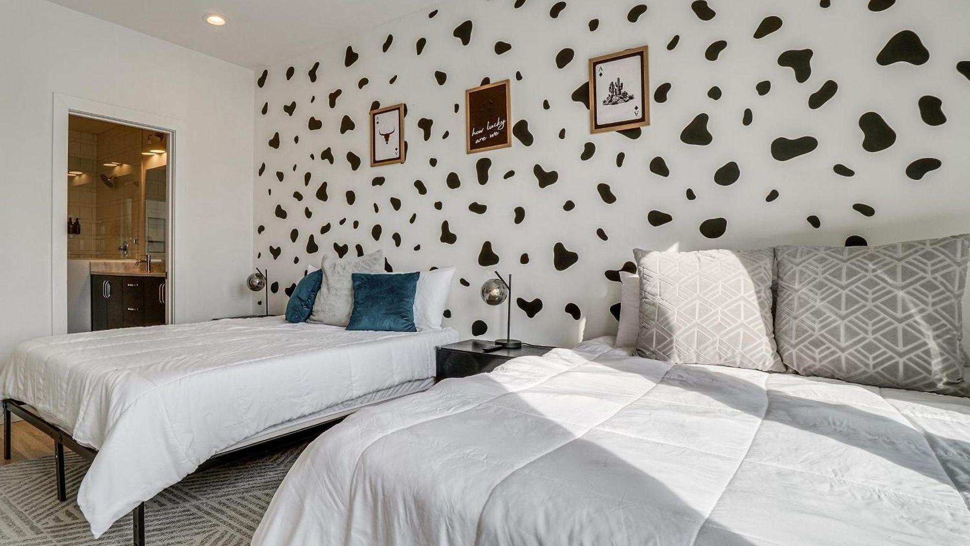 Pet-friendly Townhome W/ Rooftop Deck!