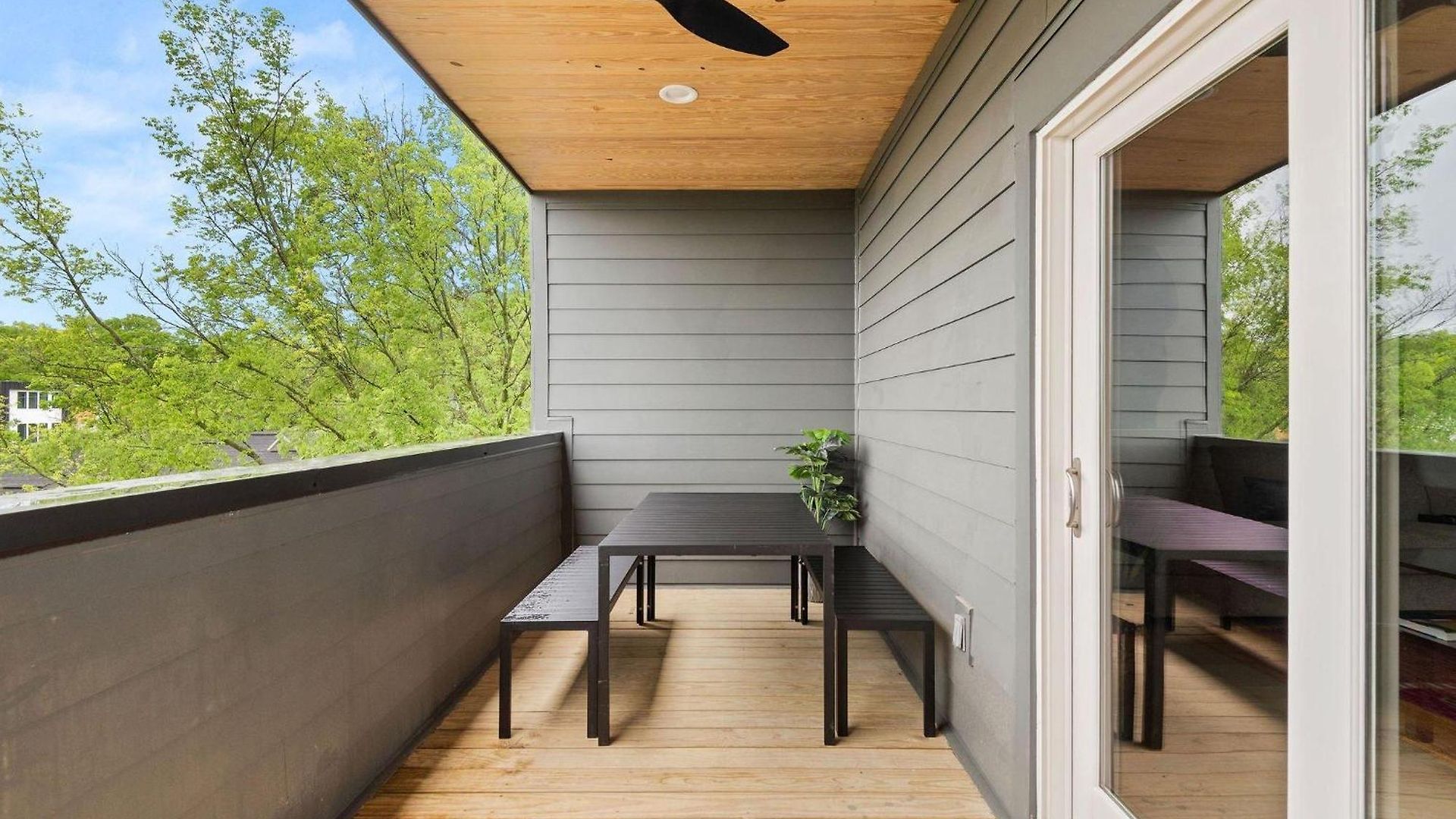 True Hue - Private Patio - Mins To Broadway Holiday home *